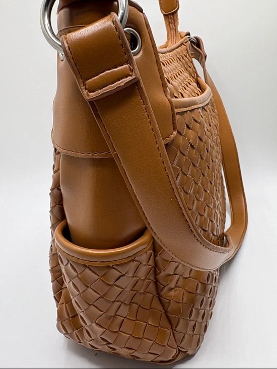 ST. John’s Bay genuine leather purse - Picture 2 of 5